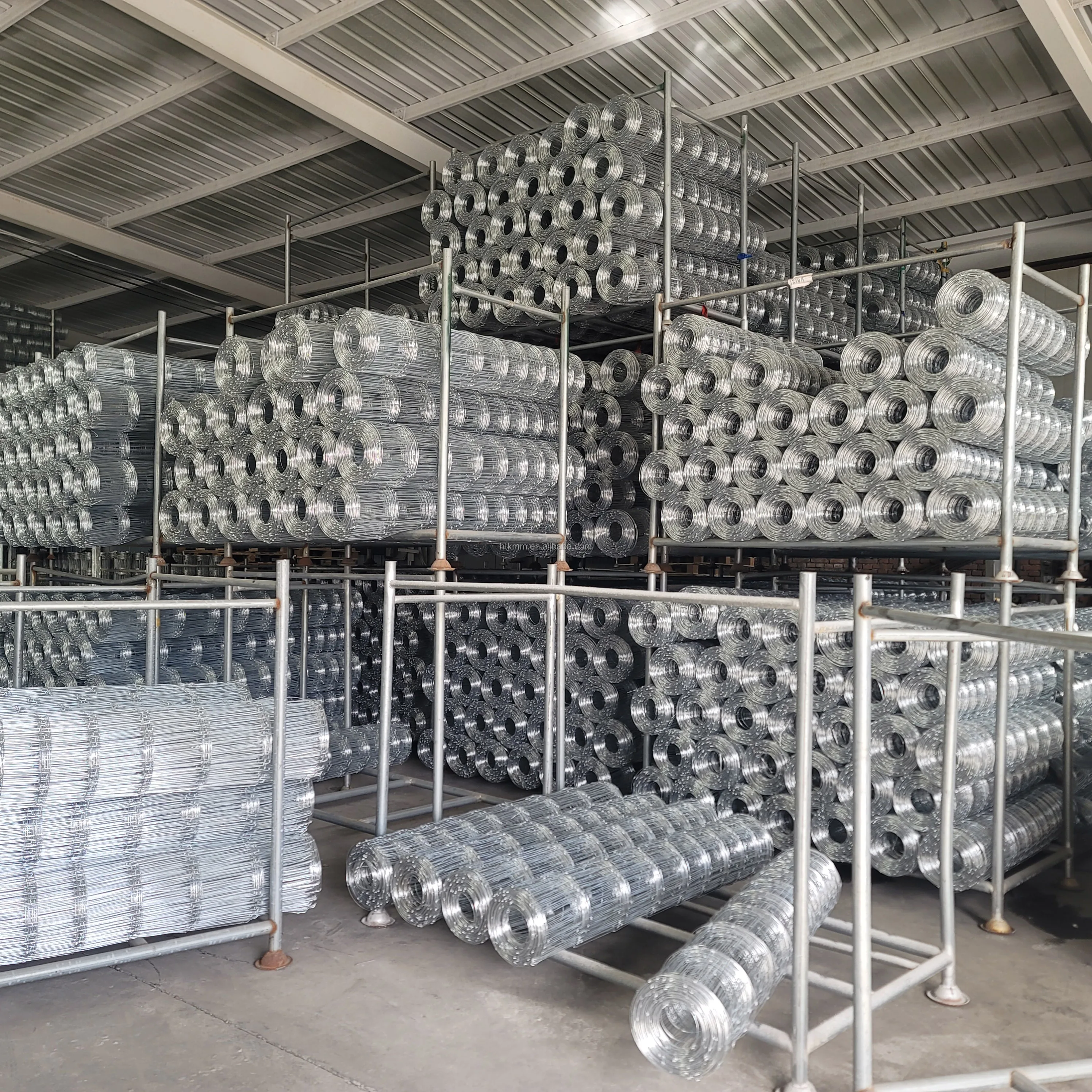 High quality field fence on farm for goat and cattle using hot sale hog sheep and goat field fence