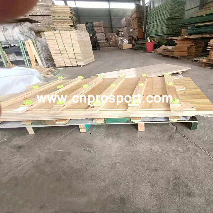 Manufacturer carefully manufactures portable solid wood sports floor basketball squash court maple oak birch beech gym
