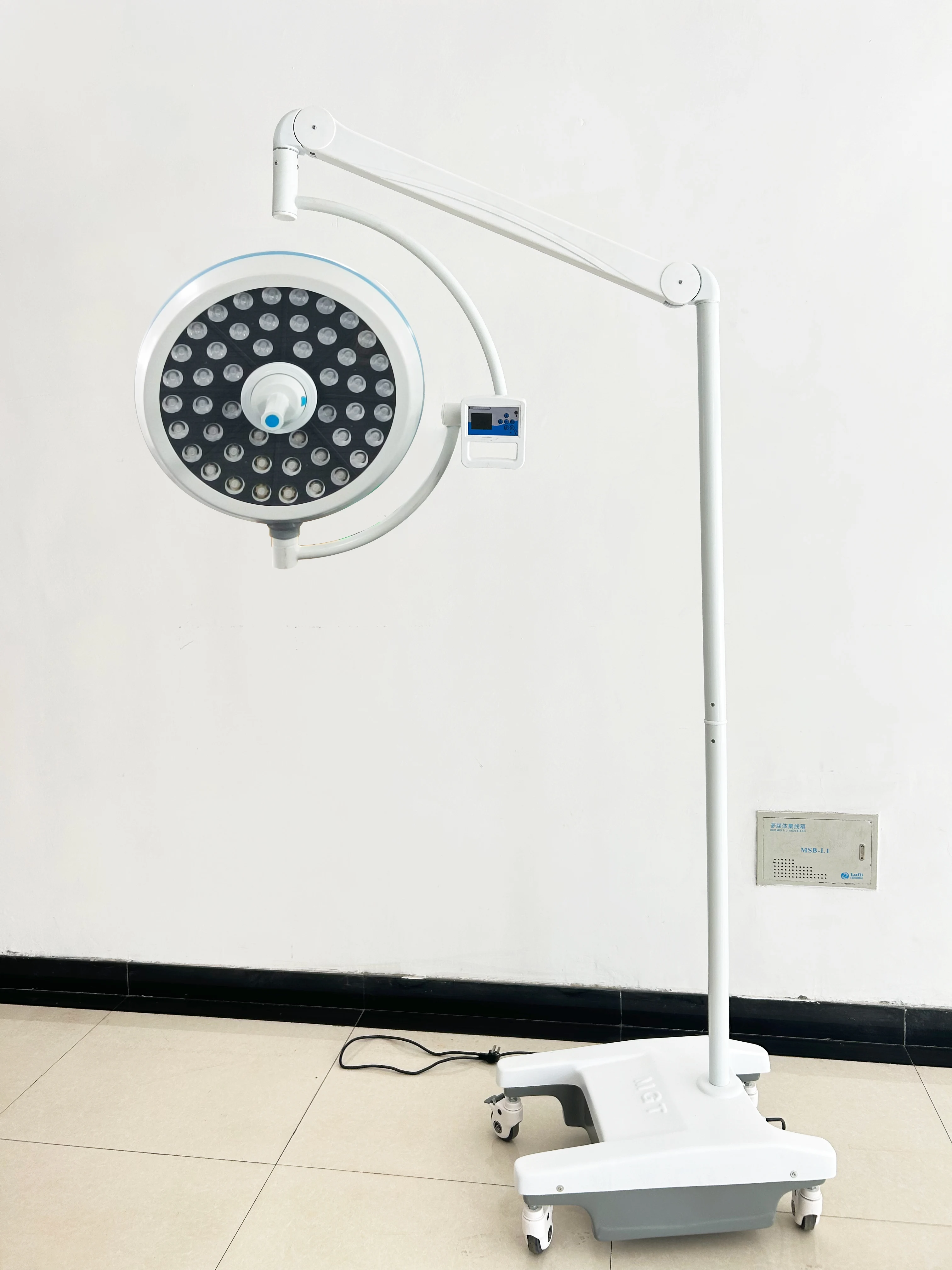 LED Mobile Vertical Surgery Light Hospital Operation Shadowless Operating Lamp with Electric Power Source Made of Metal