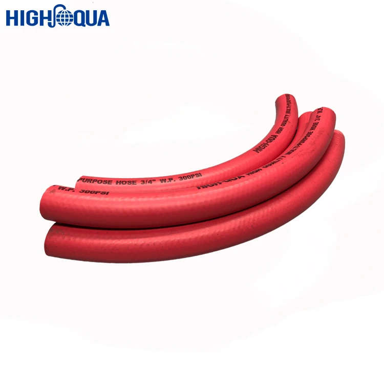 Много красочных гладких резиновых водяных шлангов на продажу