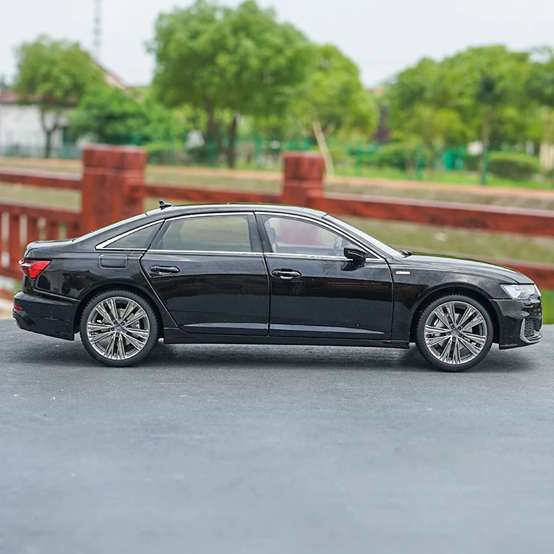 Zhengfeng 1/18 Original Factory Diecast Alloy Model Car  AUDI A6L 2019 for Gift and Collection