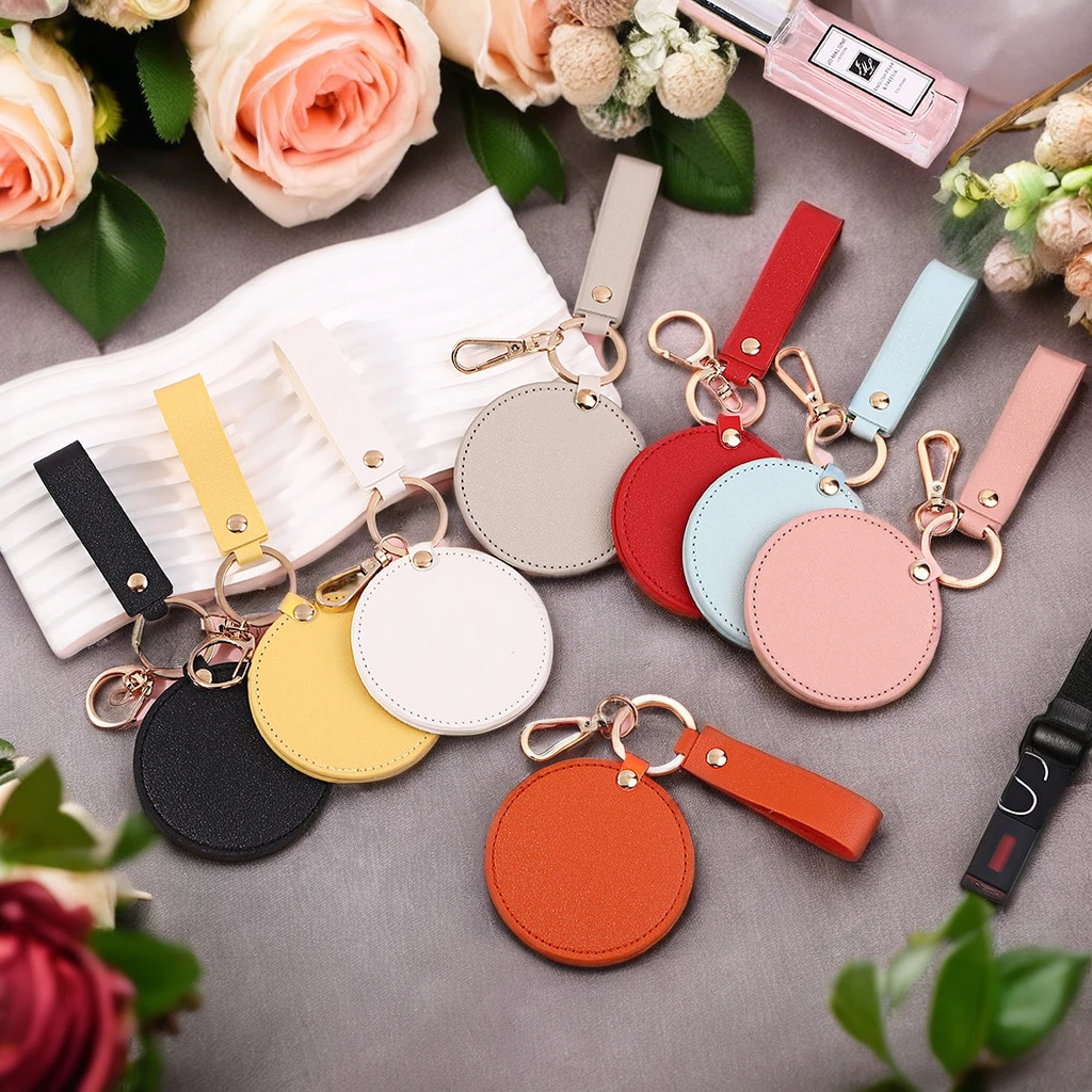 Round Pu Leather Makeup Mirror Keychain Carry-on Rotating Leather Mini Mirror for Travel Portable Keychain with Mirror