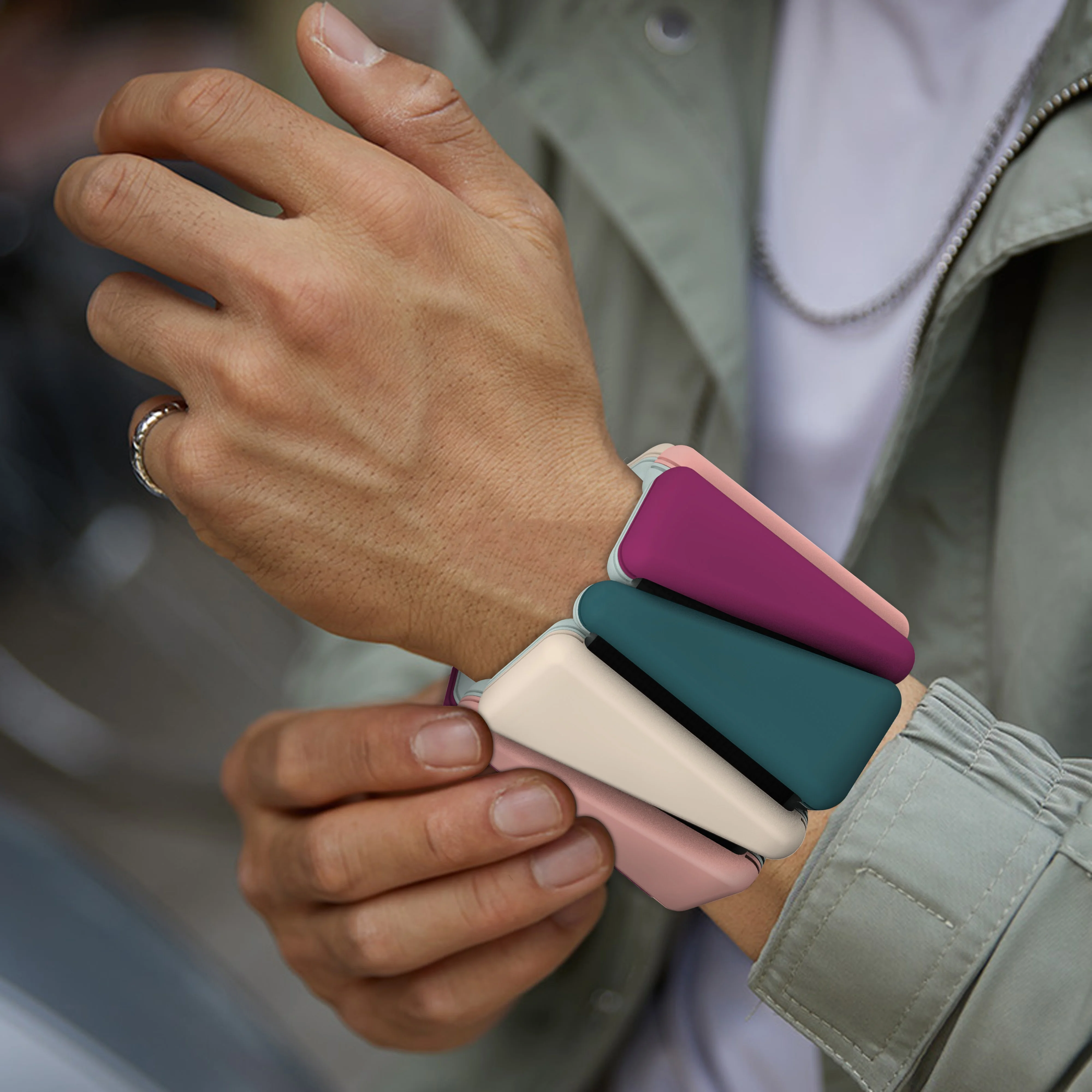 Wholesale 2LB Womens Logo Fitness Adjustable Lifting Gym Band Silicone Wearable Bracelet Weight Lifting Gym Wrist Wraps