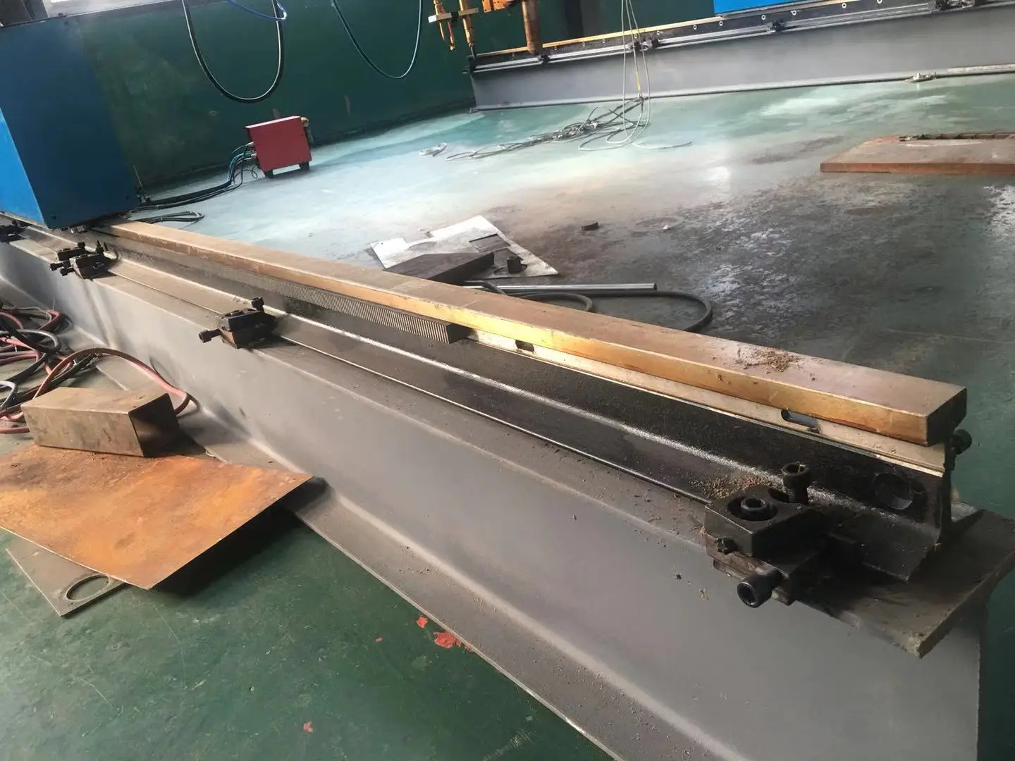 Низкая цена, готовое к отправке оборудование для плазменной и плазменной резки типа CNC