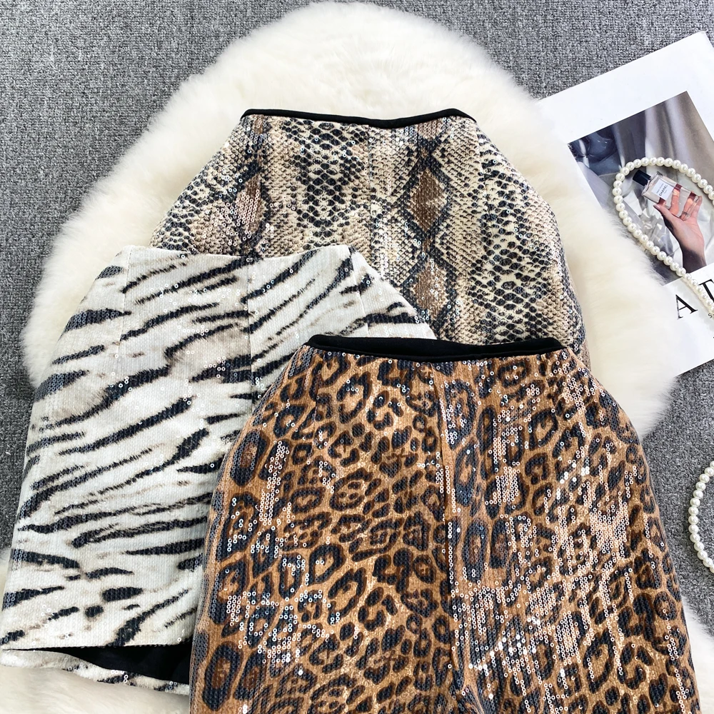2024 autumn and winter Korean version fashionable high waist slimming sequin leopard print shorts