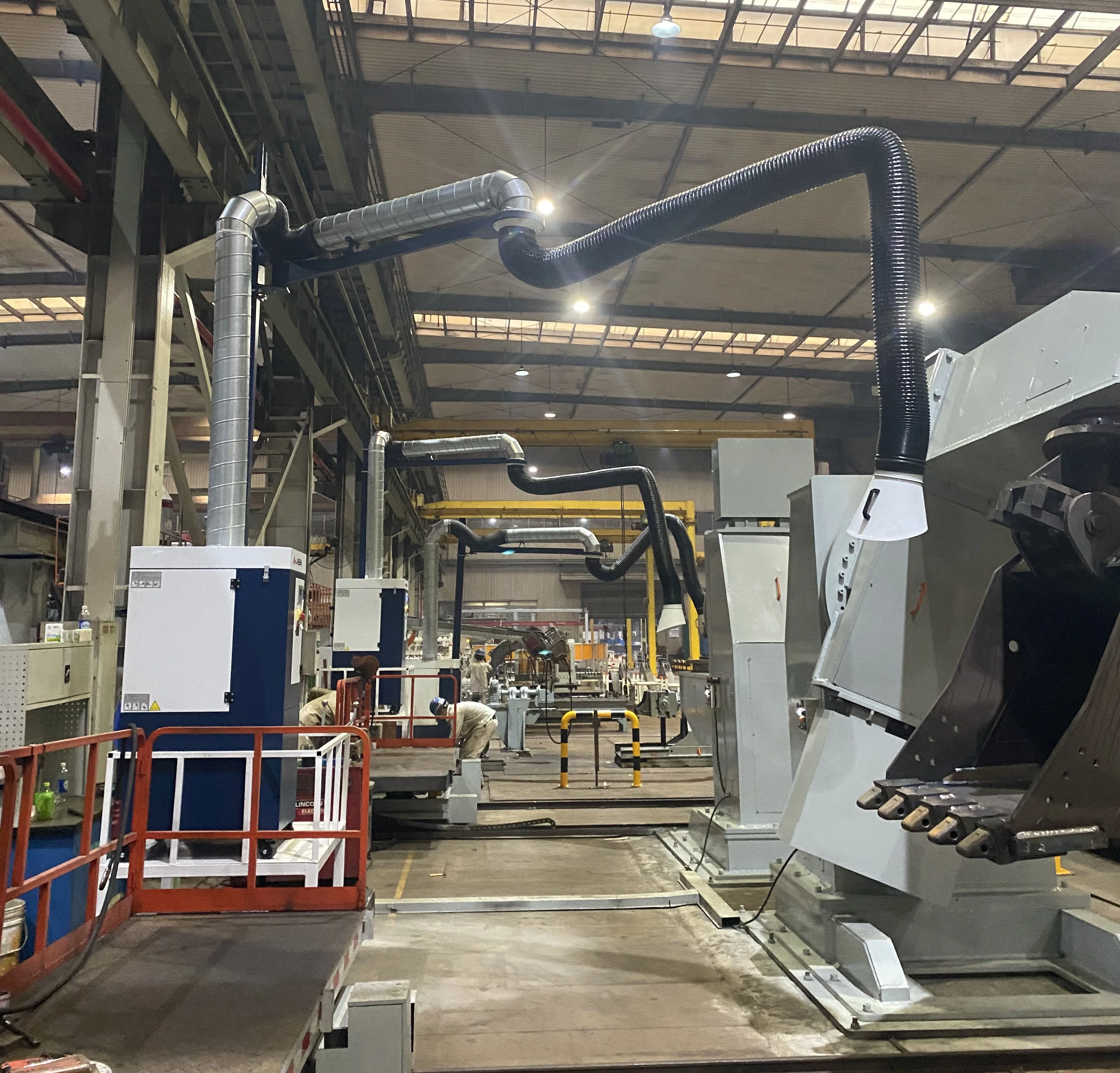 Welding fume and dust flexible extraction arm on the wall-mounted or pillar