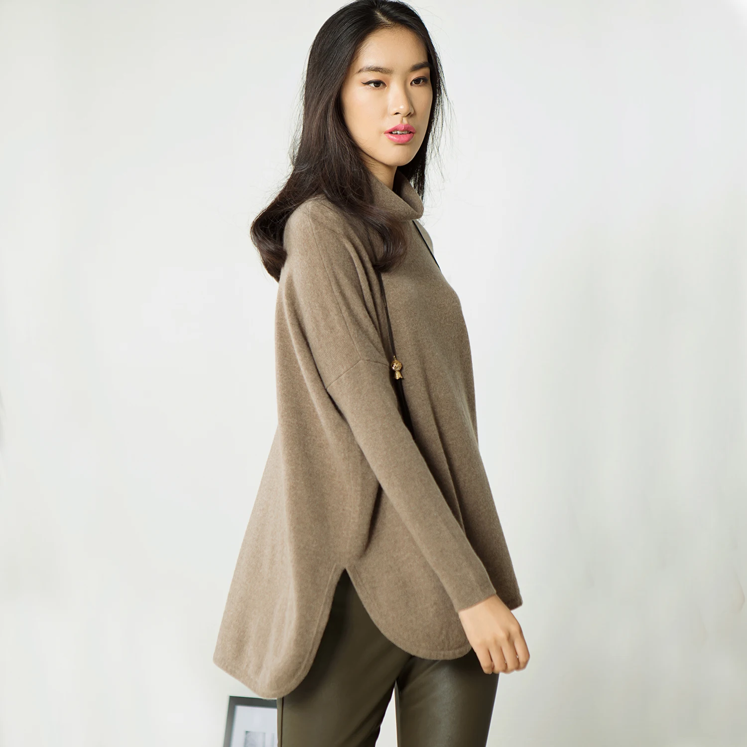 Factory OEM luxury cashmere knitted sweaters knitwear for women