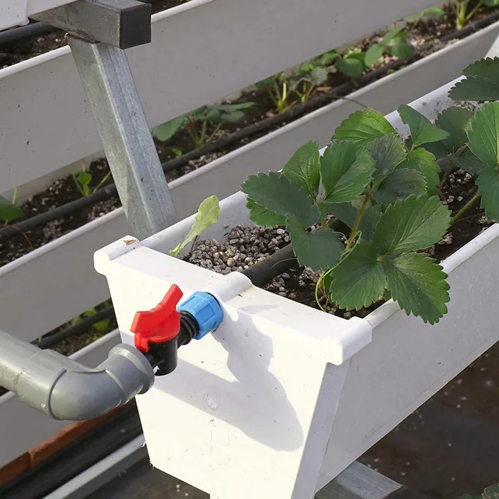 Commercial Vertical Hydroponic Strawberry Nft Hydroponic Growing Gully Gutter PVC
