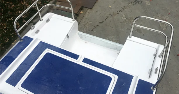 New product fiberglass high speed outboard Sport Yacht 4 person fishing speed boat 40-60HP engine with speed 50-55km/h