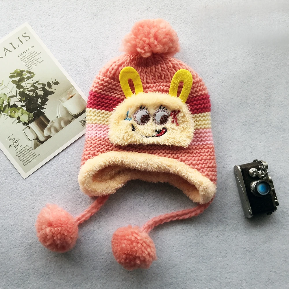 2022 Custom Cheap Baby Winter Hat Children Coral Fleece Lining Pom Pom Warm Beanie 100% Acrylic Unisex Cute Bear Cat Knitted Hat