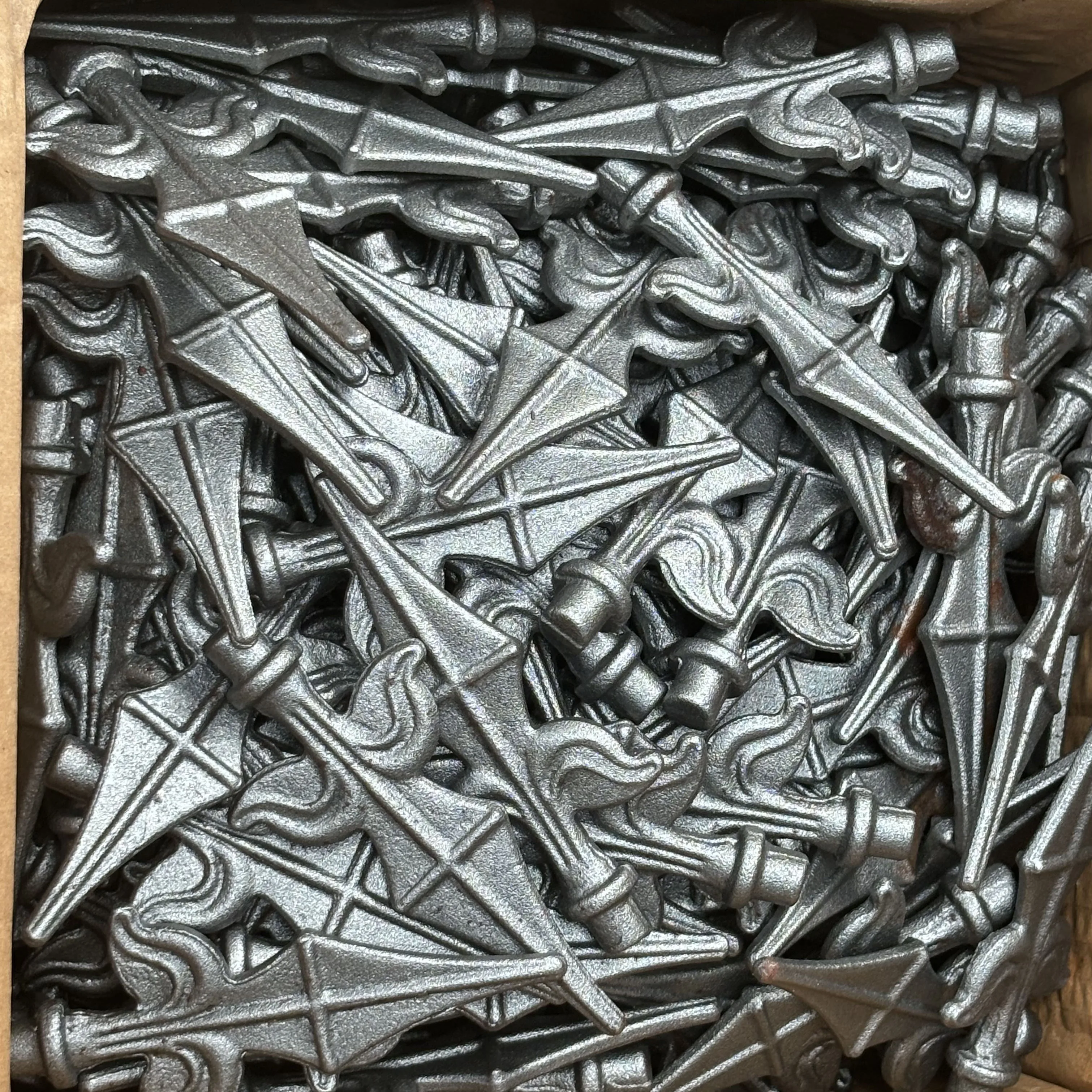 Wholesale Price Forged Wrought Iron Spearhead Head Guardrail Gate Railing Arrow for Hotel Use