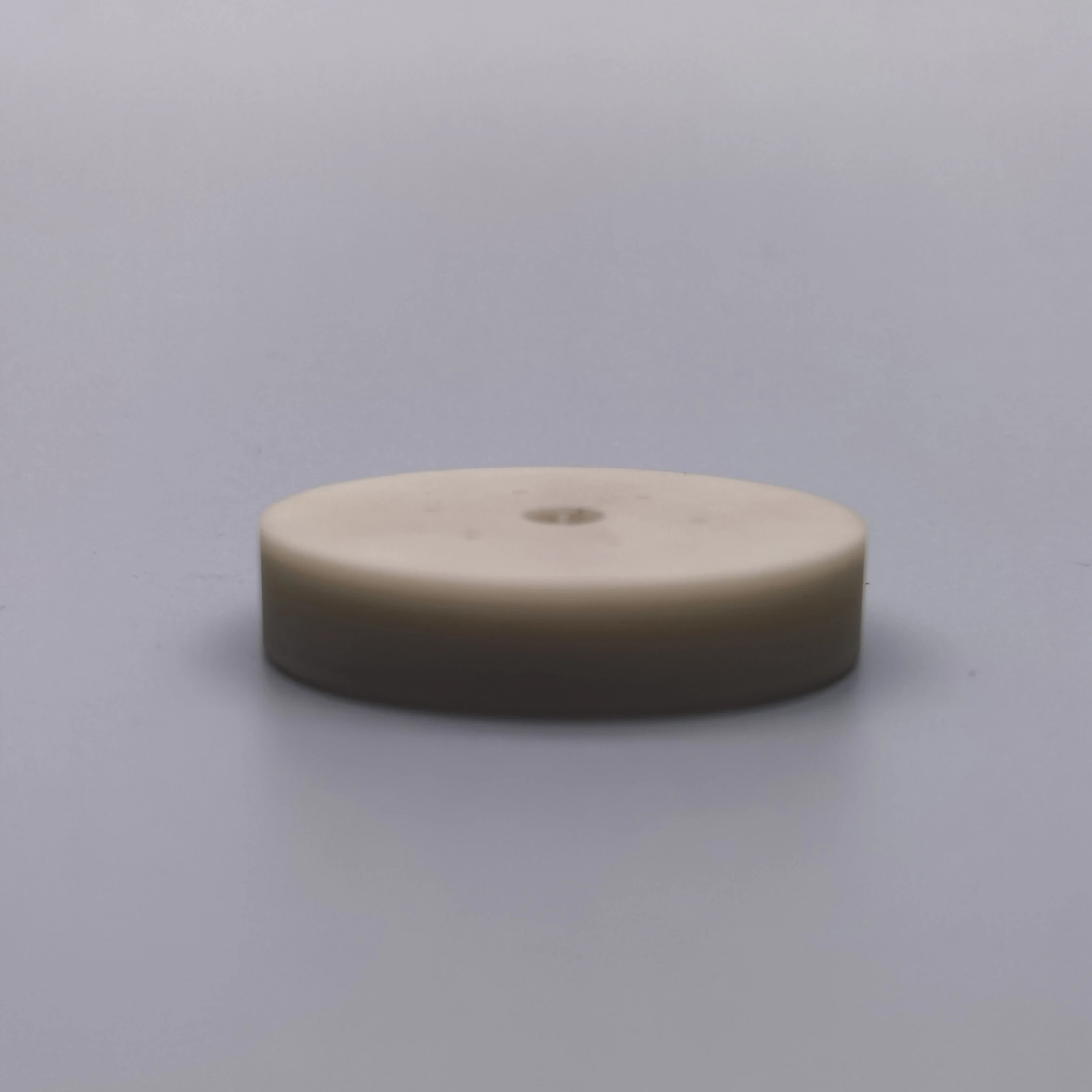 High Electrical Insulation Aluminum Nitride Ceramic Disc Plate