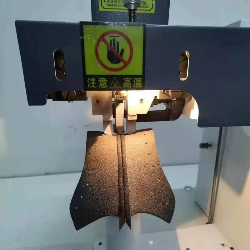 Fully Automatic Gluing And Hammering Machine JD-295A Shoe Upper And Bag Gluing And Edge Splitting And Hammering Machine