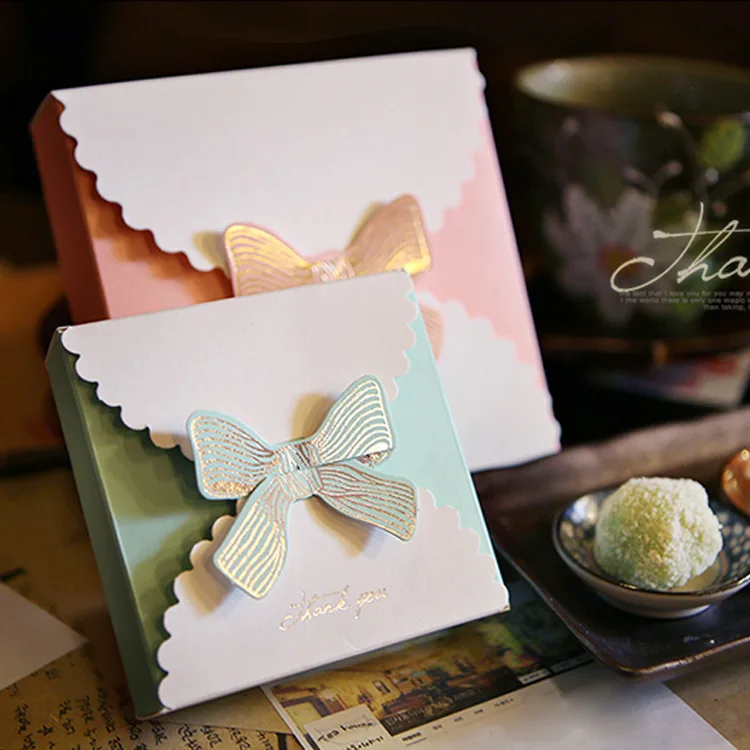 Custom printed wedding candy chocolate gift box for packaging with bow tie