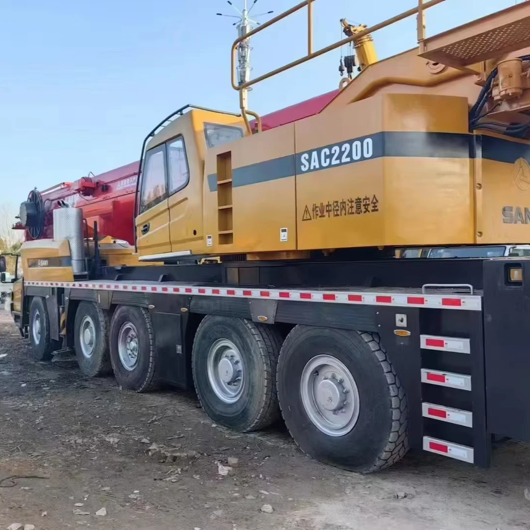 2019 год подержанных кранов Sany 220 тонн кран SAC2200 вездеходный