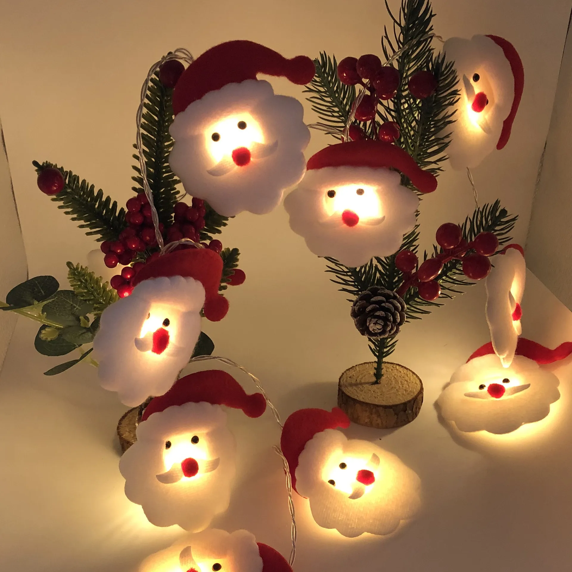 10ft 20 LED Christmas Tree String Light Outdoor Santa Claus Snowman Battery Operated Christmas Lights for Room Party Xmas Decor