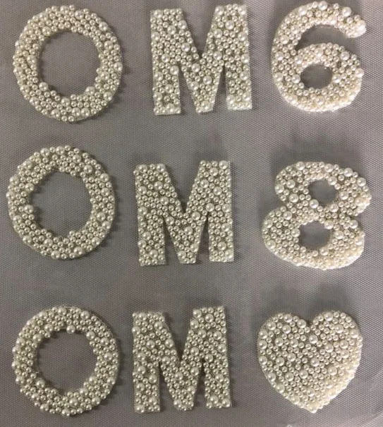 Пользовательская Одежда Горячая фиксация жемчужный горный хрусталь Переводные буквы сердце аппликация дизайнерские патчи