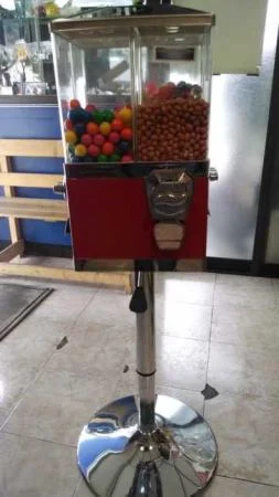 4 heads vending machine.png