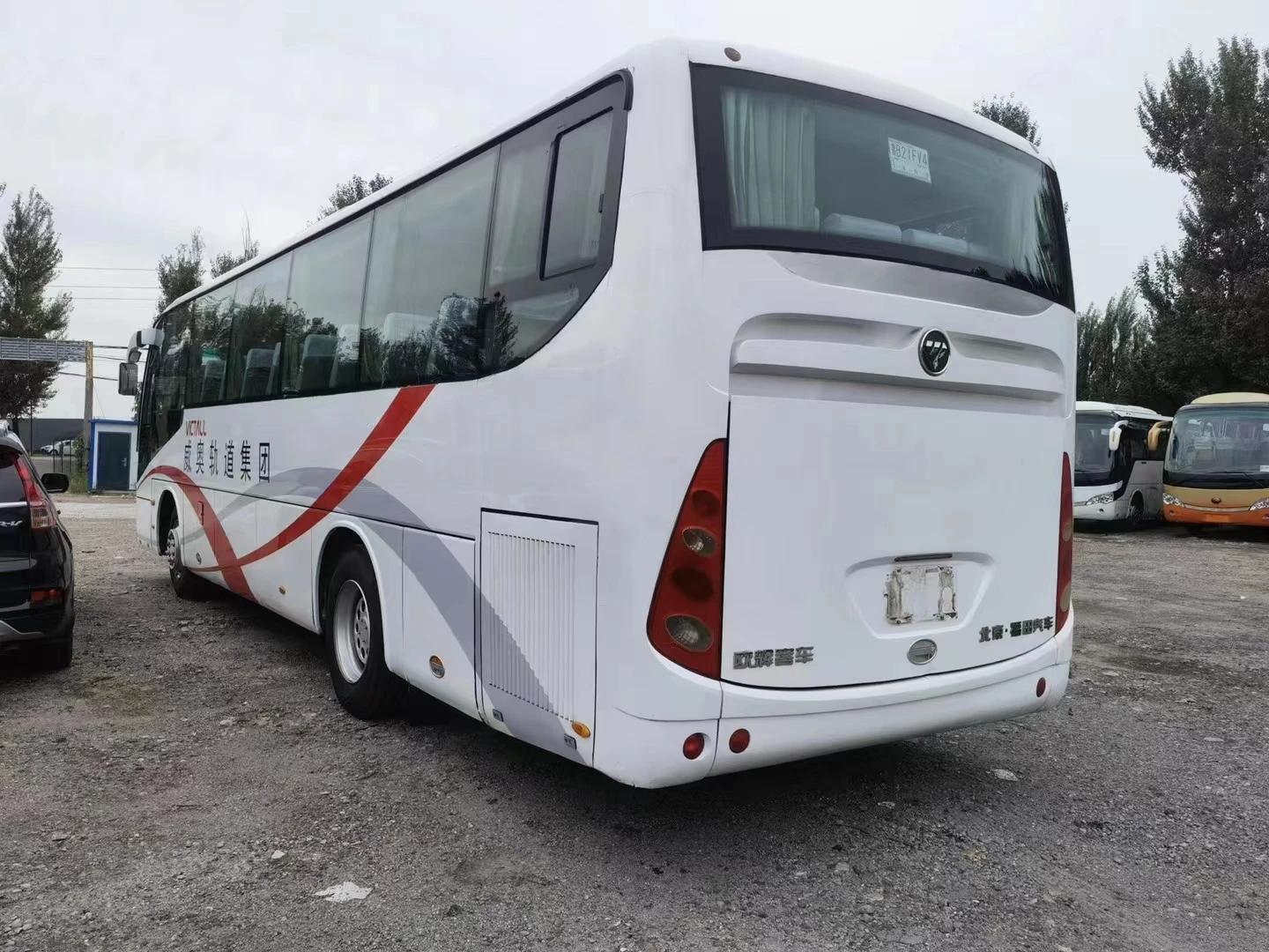 Подержанный 55 местный автобус 2 + 3 макет автобуса FOTON Yuchai двигатель челночный BJ6103