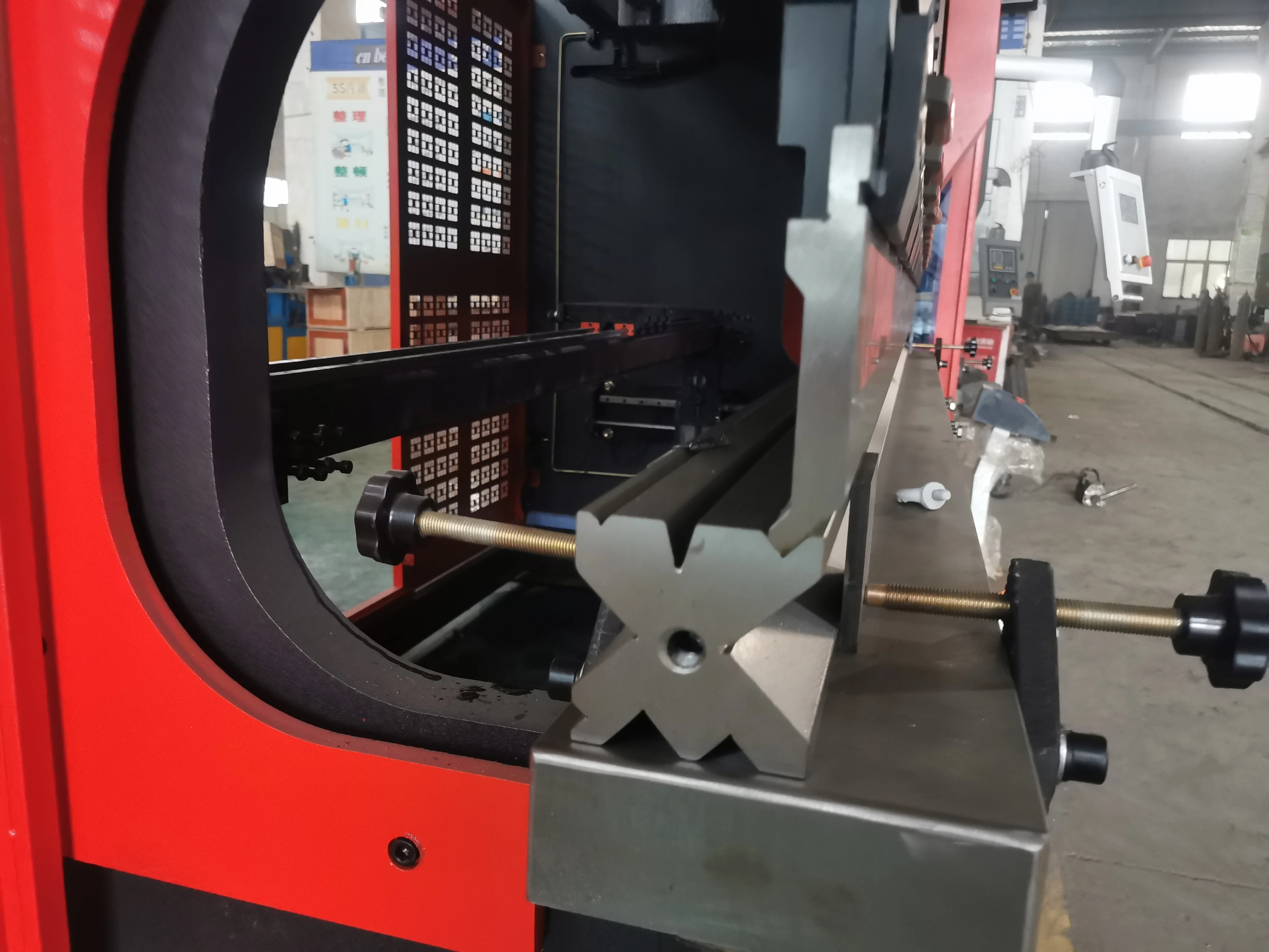 hydraulic press brake machine cnc with delem controller DA66T system sheet metal folding machine for discount price