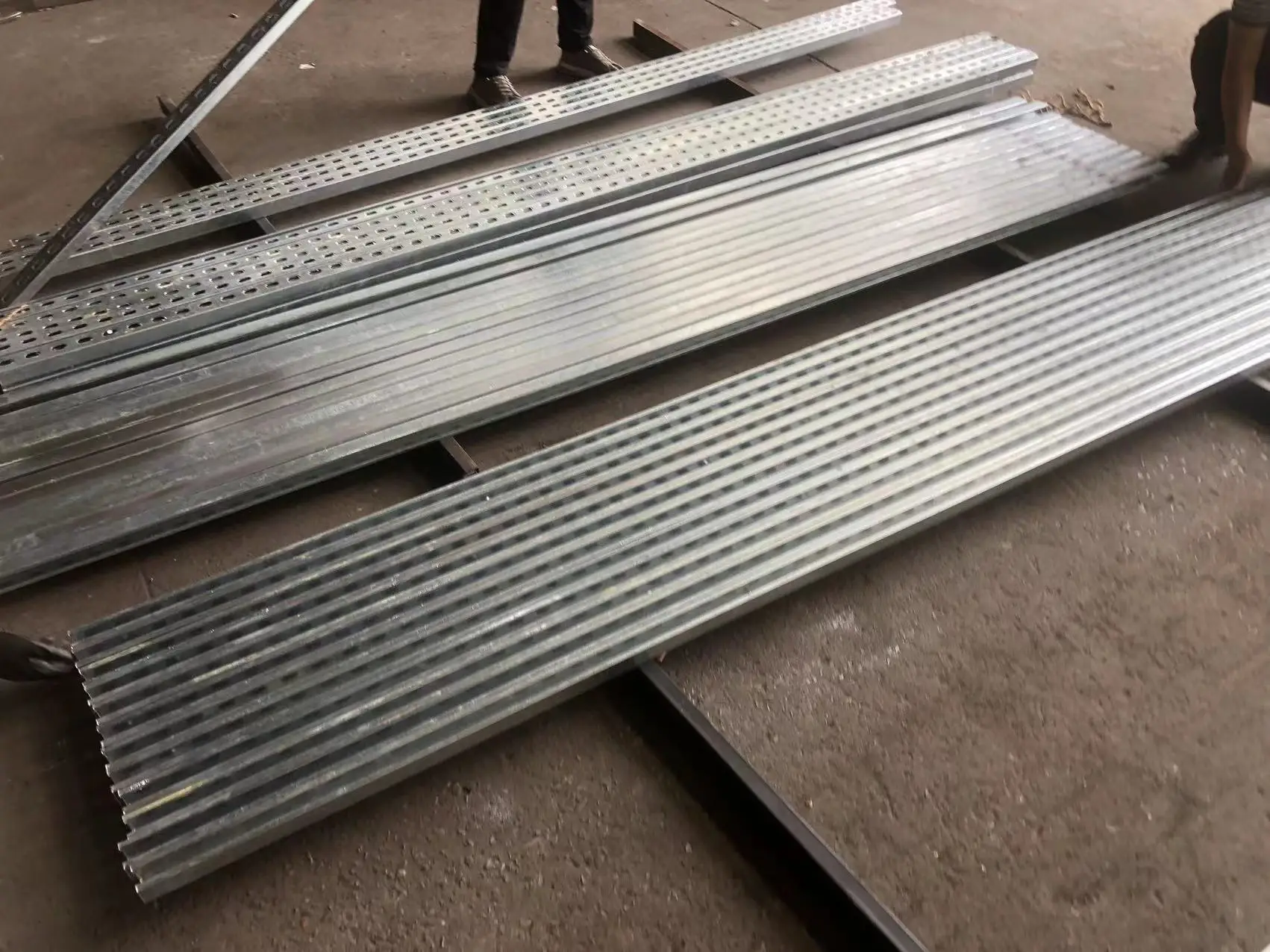 Wholesale Adjustable Tilt Solar Racks Front Leg Rear Leg Tripod Solar Panel Mounting Bracket System