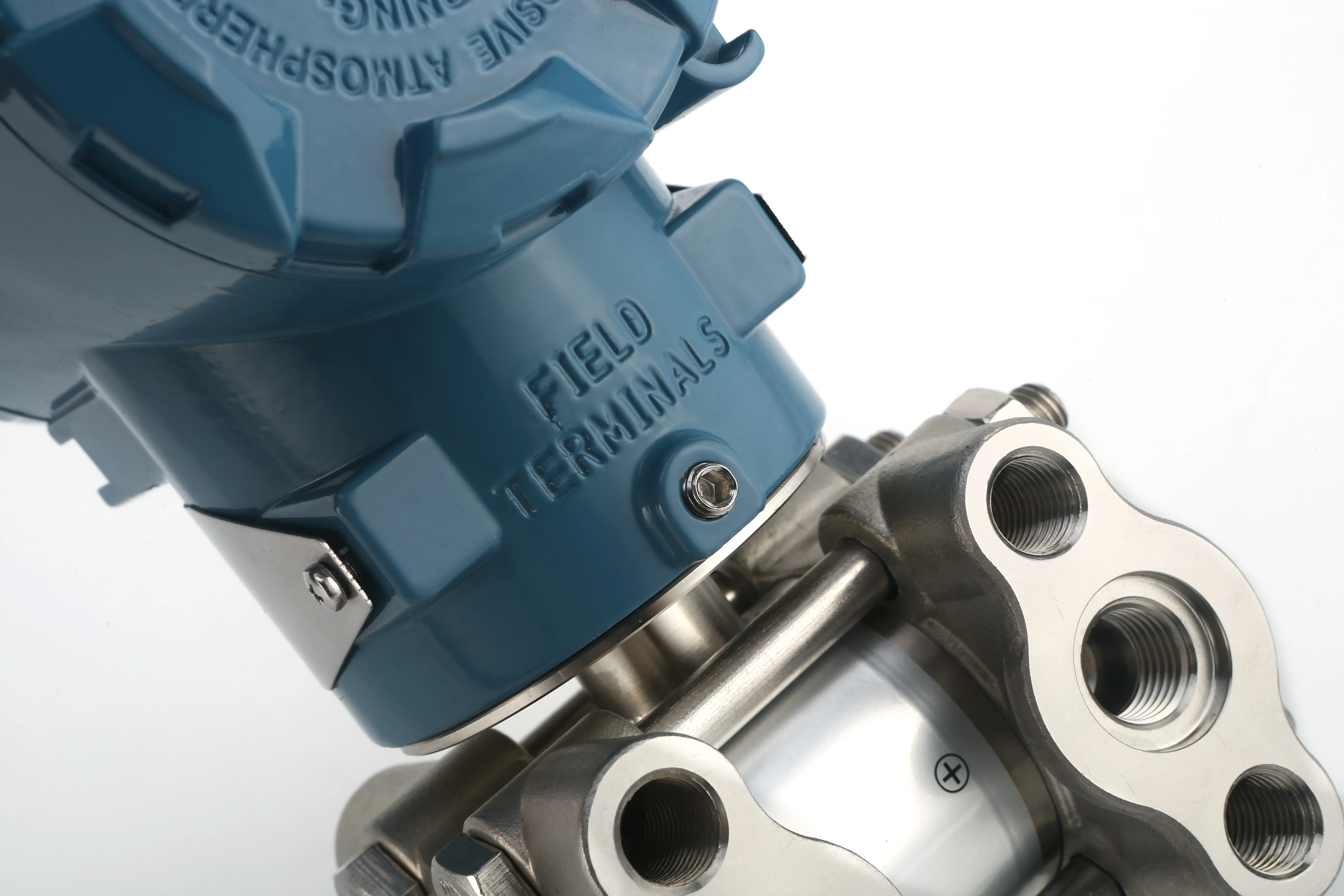 Differential Pressure Transmitter MOUNTING BRACKETand BOLTS  304SST, 2INCH PIPE MOUNTING,FLAT TYPE MAX WORKING PRSSURE 16KPa