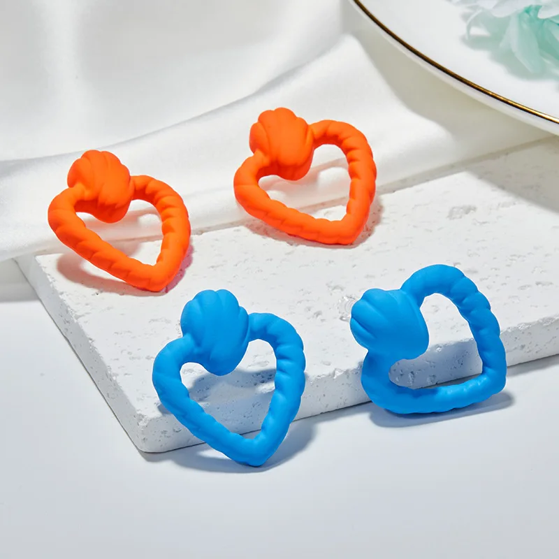 FineToo New acrylic candy colored heart-shaped spray painted earrings resin heart  Stud Earrings for Women