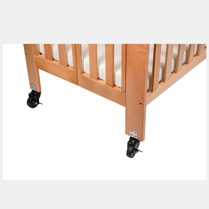 Деревянная детская кроватка Easton 4 5 звезд для использования в отеле, складная детская кроватка с матрасом, сертификат качества