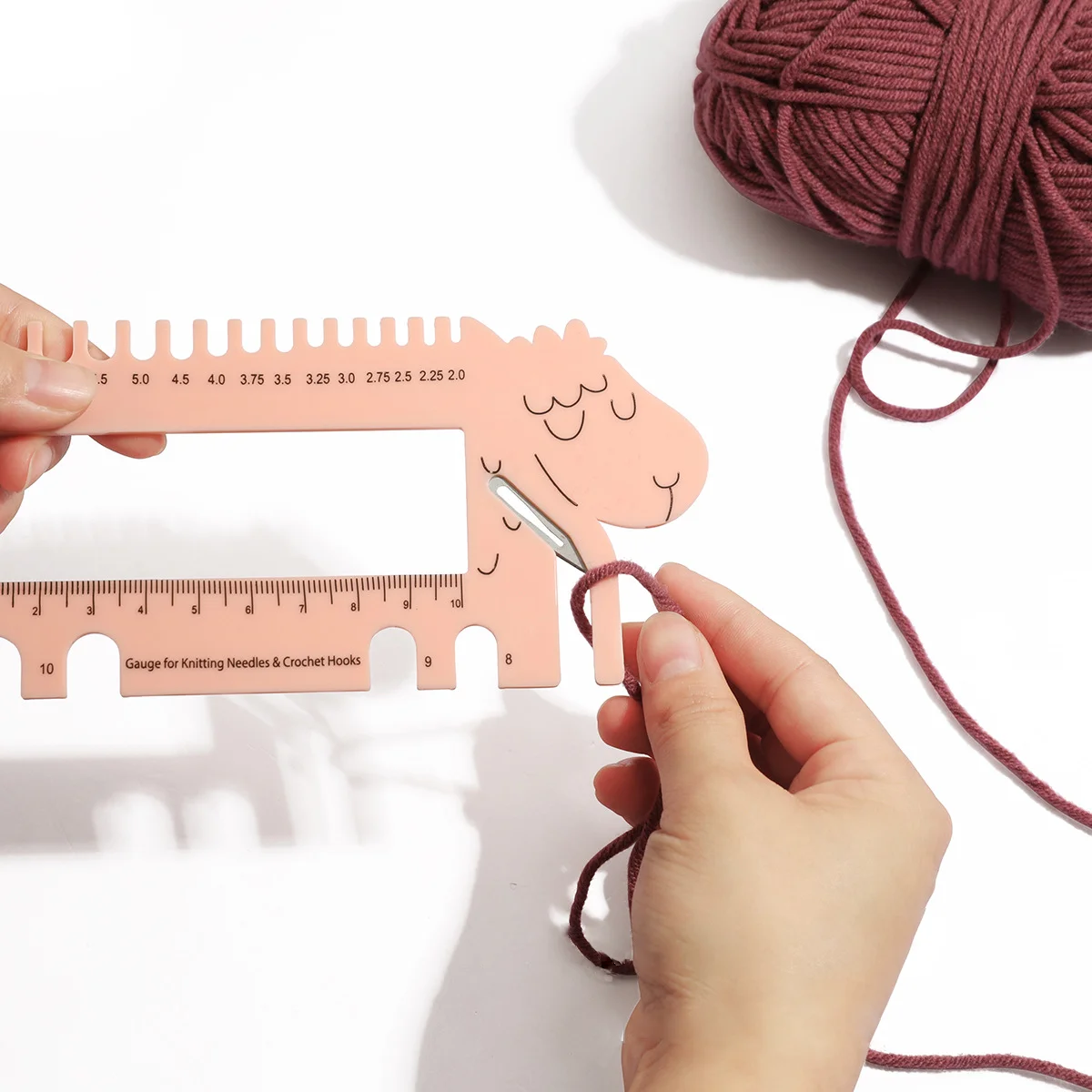 New Design Gauge Plastic Knitting Needle Gauge Measuring Ruler Knitting Tool