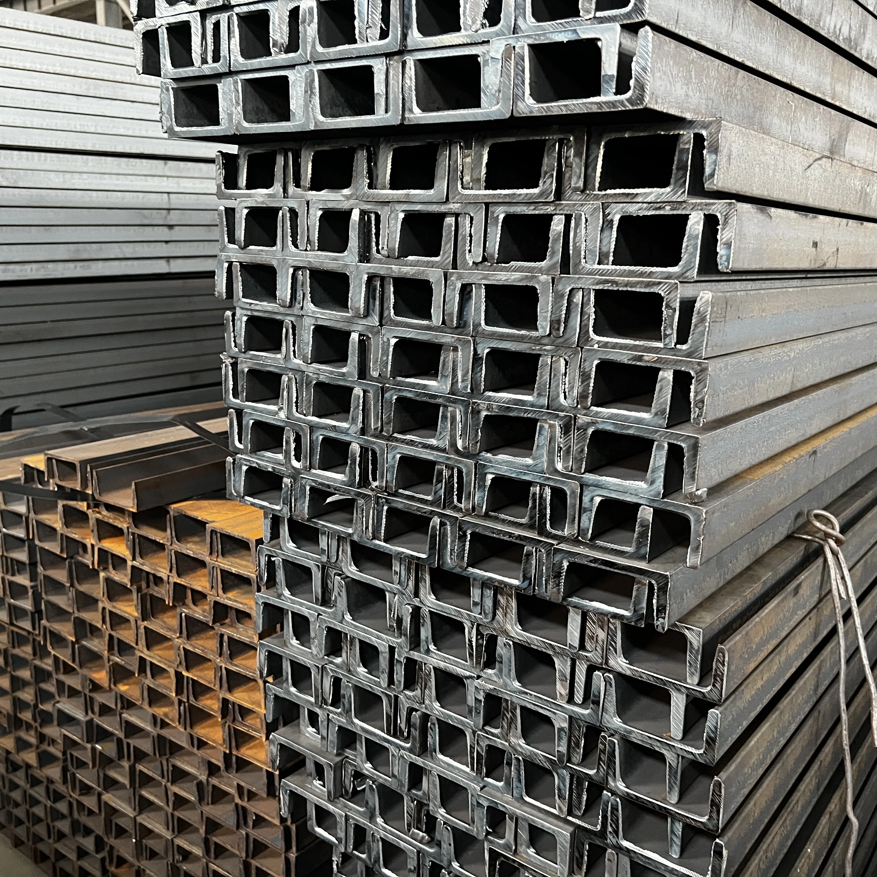 Galvanized U Channel Bar ASTM A36 A106 Q235 Q235B Q345 Customized Length Width Kehuan M