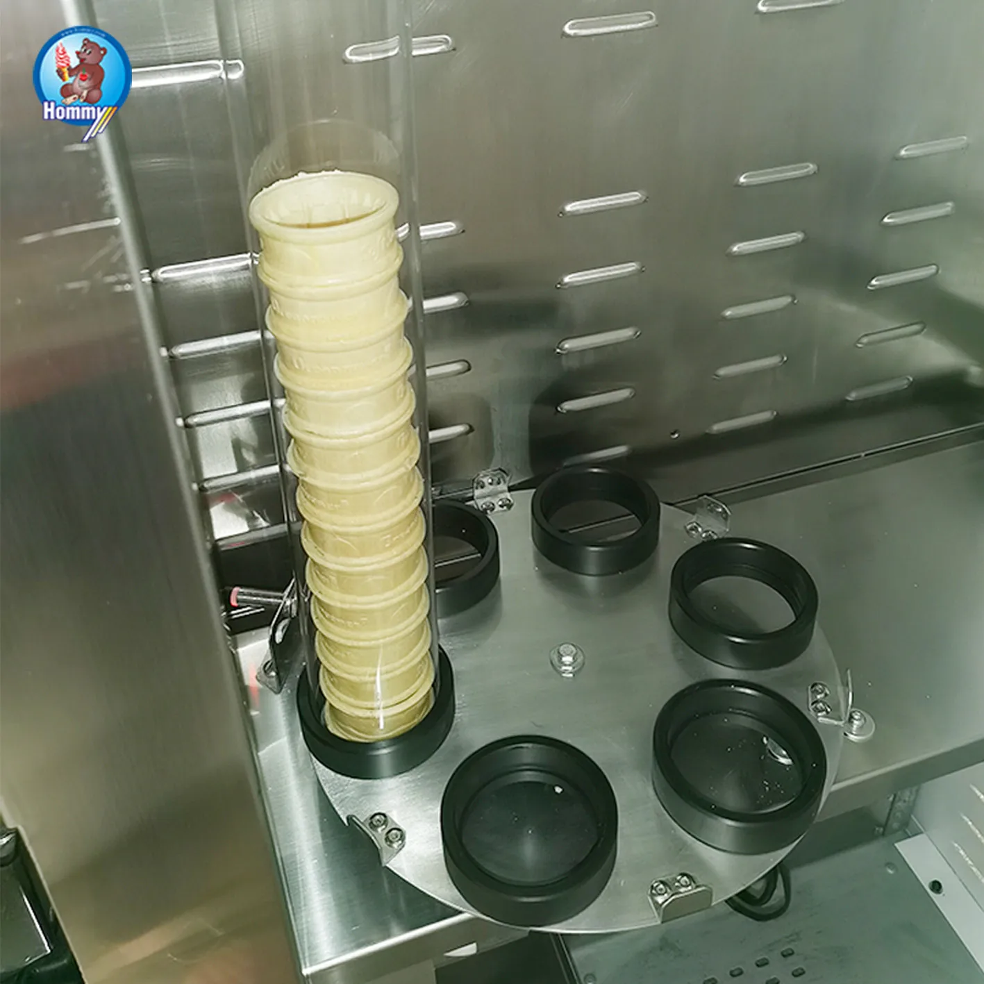 Factory Price Vending Soft Serve Ice Cream Making Machine From China Supplier HM736