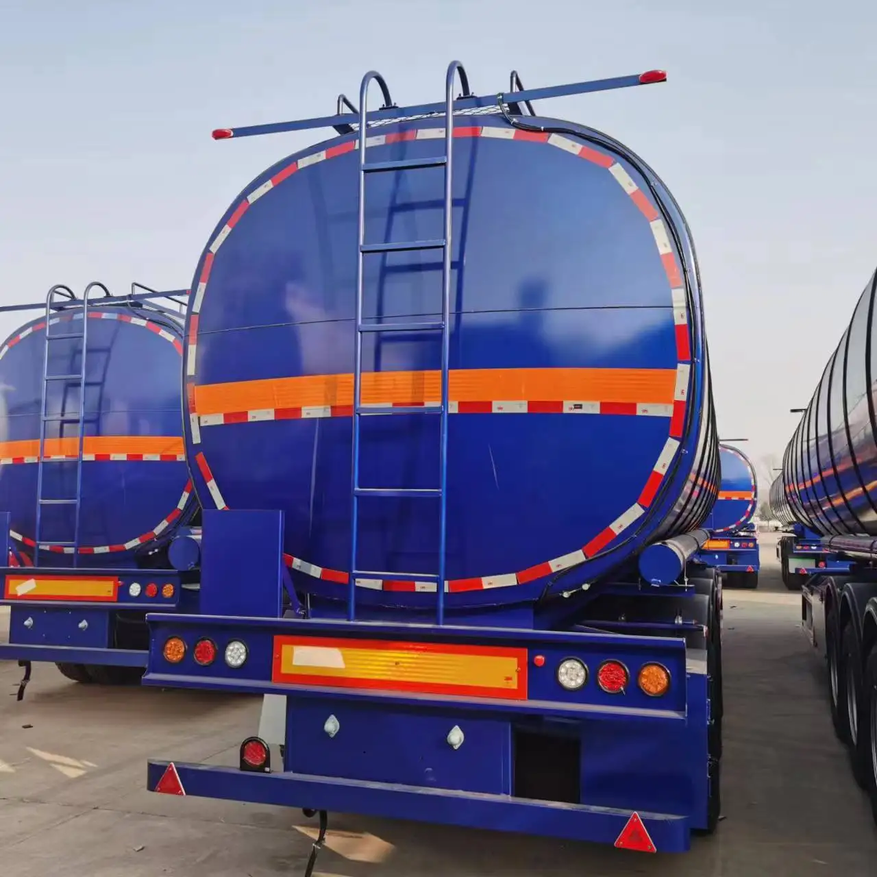 Лидер продаж новый трехосный бензовоз 40mc 45t 50t 5000 литров