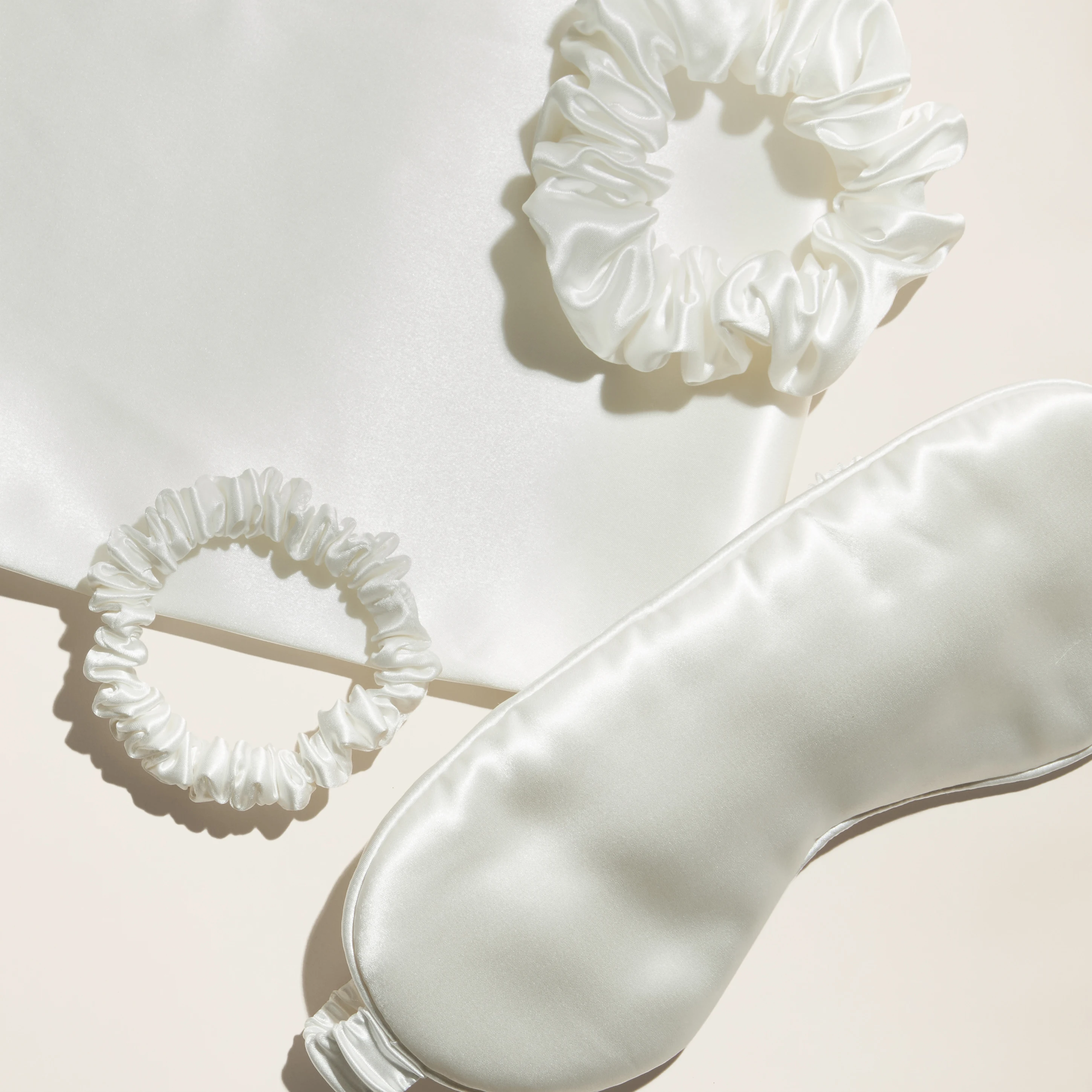 Luxury Super Soft 100%Mulberry Silk PillowCase And Silk Eye Mask Set Silk pillow case Gift Set With Box