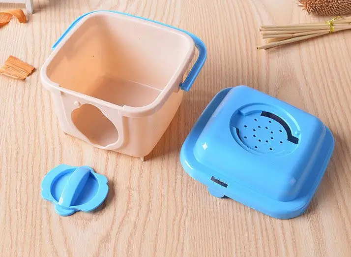 
Wholesale squirrel plastic pet Travelling Carrier breeding carrying feeding box for hamster guinea pig small animals 