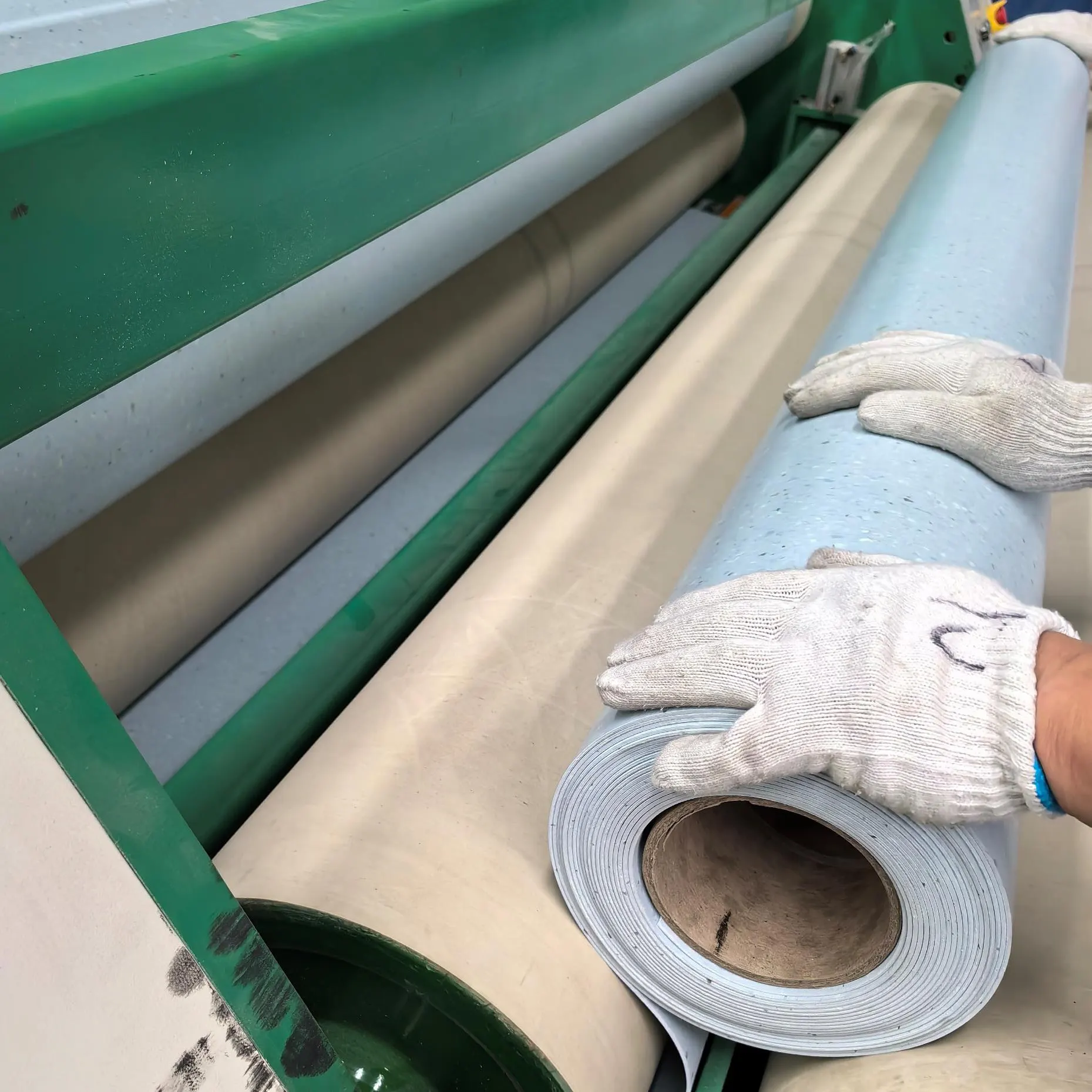 Homogeneous 2mm Anti-static/Eco-friendly/100% Waterproof Pvc Luxury Vinyl Roll Flooring for Hospital