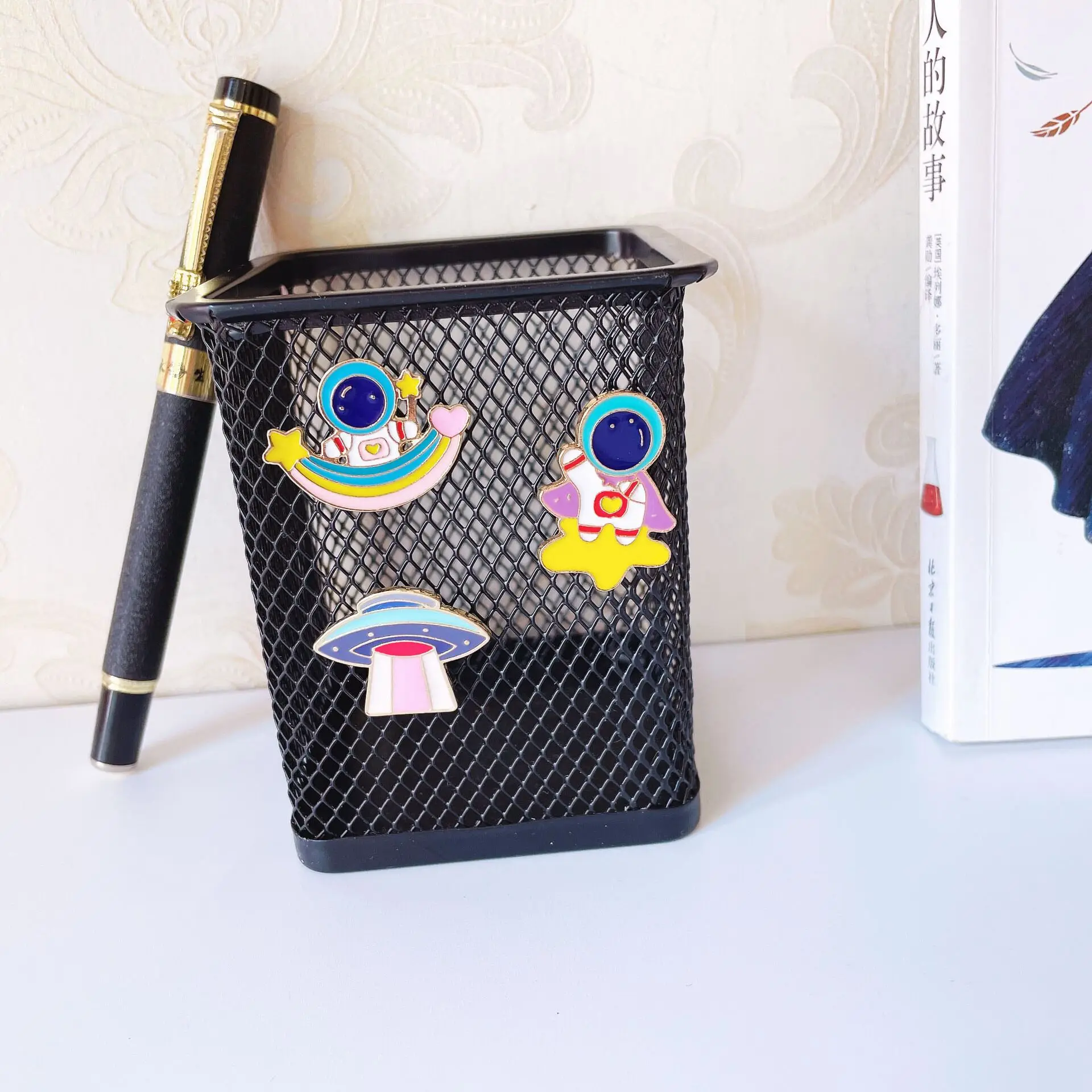 Astronaut Metal Logo Plate Custom Badge Pin Metal Badge Car Metal Badge