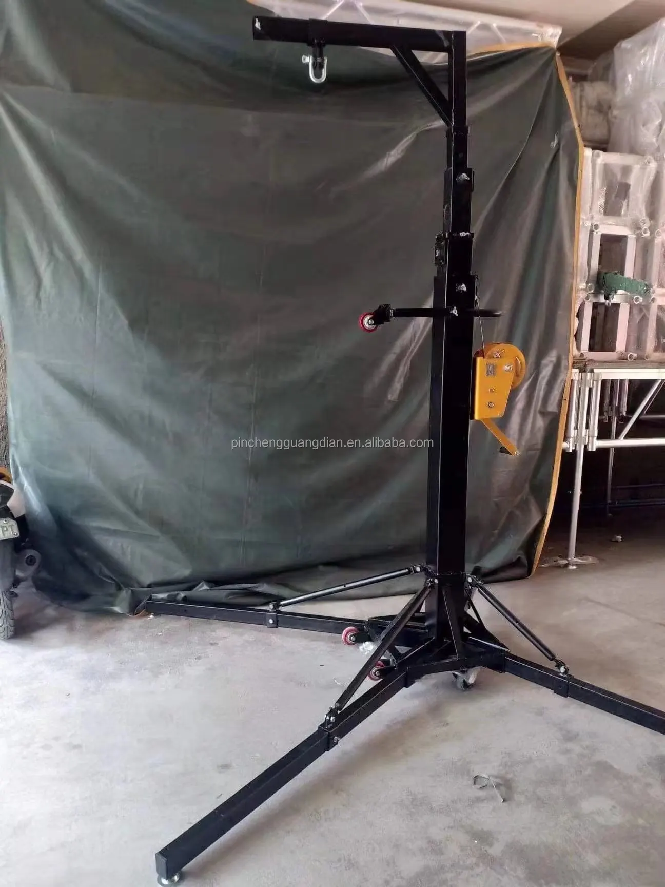 Customized 6M Single-Arm Line Array Audio Hanger 200Kg Stage Audio Stand
