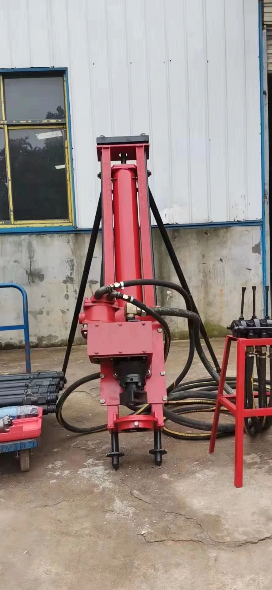 High Efficiency Pneumatic Shelf Drilling Rig for Quarry Engineering Tunnel Rock Drilling Outrigger DTH Drilling Rig