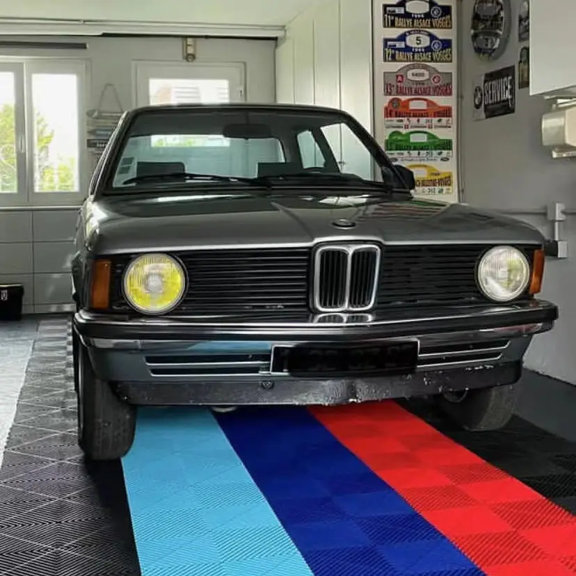 Hot Sell Car Wash Vented Garage Detailing Modular Floor Tile Workshop Floor Mats