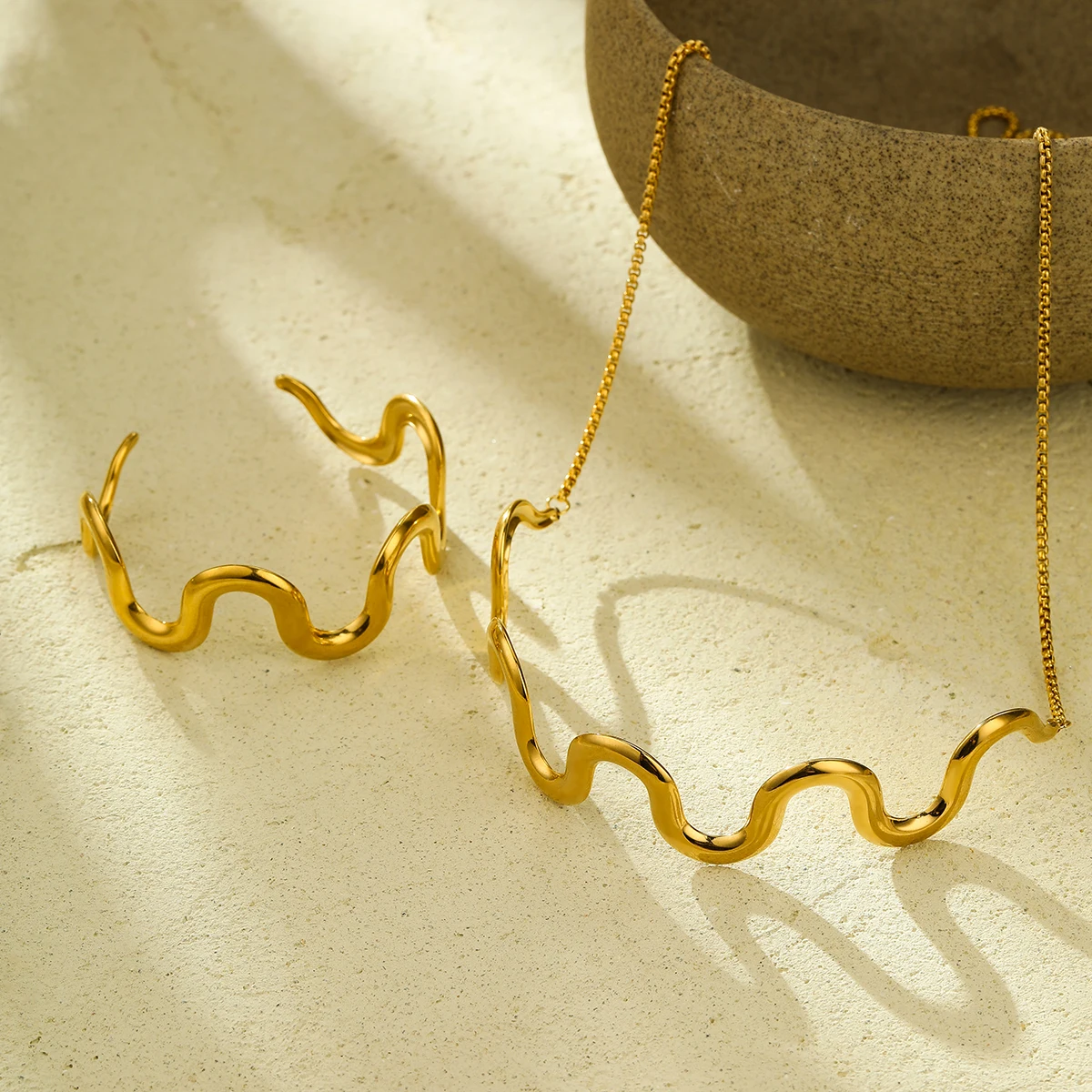 Fashion Jewelry 18K PVD Gold Plated Wave Bracelets Necklaces Gift Stainless Steel Twist Wavy Cuff Bangle for Women