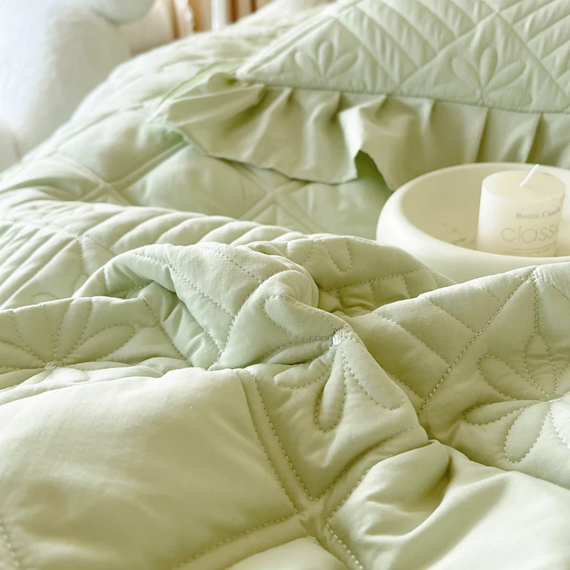 Wholesale Cheap Light Green Ruffled Lace Washed Cotton 3PCS Quilted Bed Bed Cover