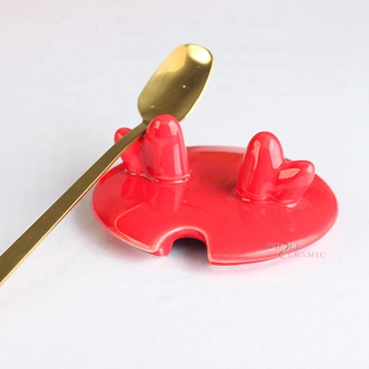 A Grade Novel Christmas Gift Gold Handle 3D Ceramic Coffee Mug with Lid and Spoon Custom Cup Small MOQ Manufacturer