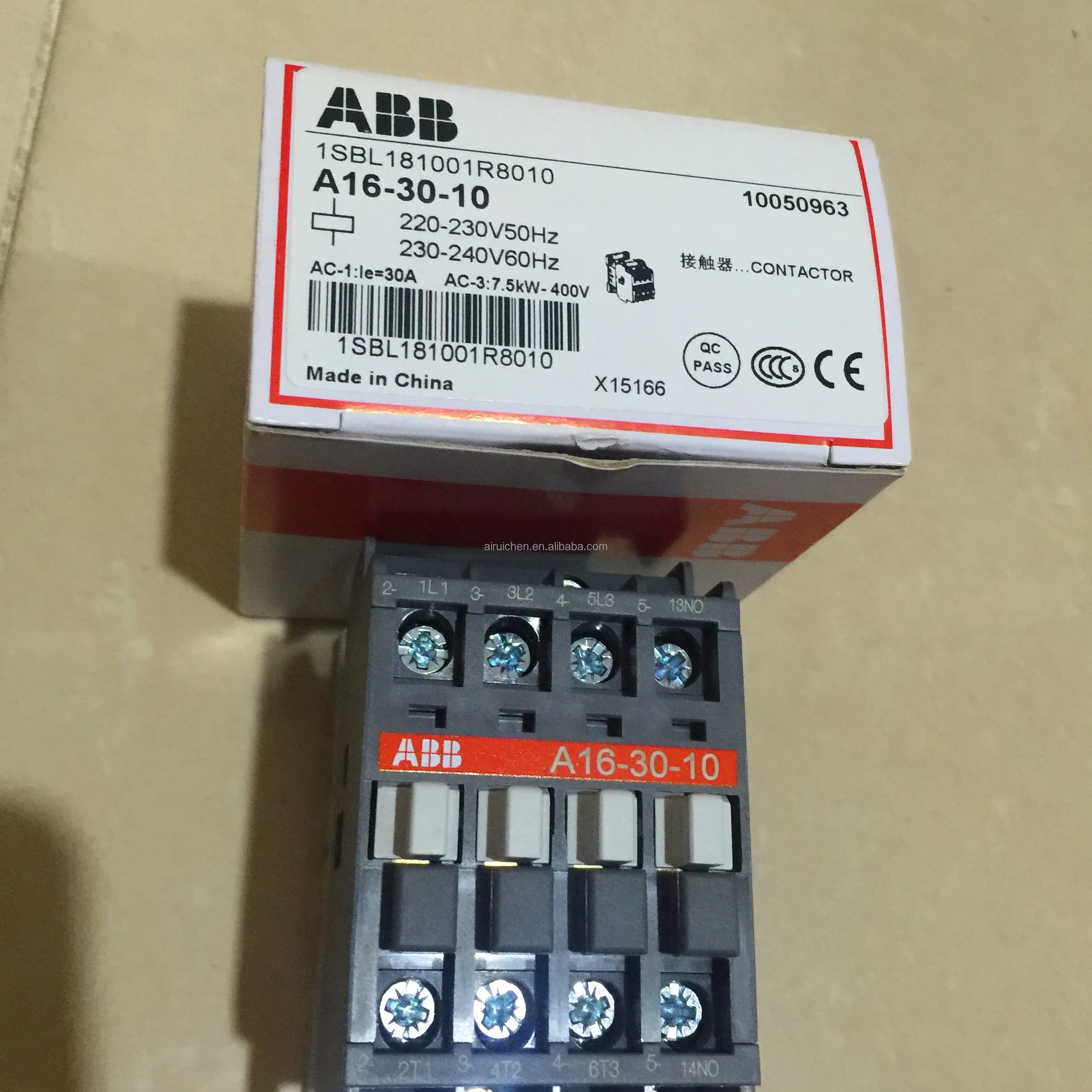 Дистрибьюторы ABB-Китай (материк) 1SFL707001R7011 2050A 100-250V AF2050-30-11-70 контактор постоянного тока