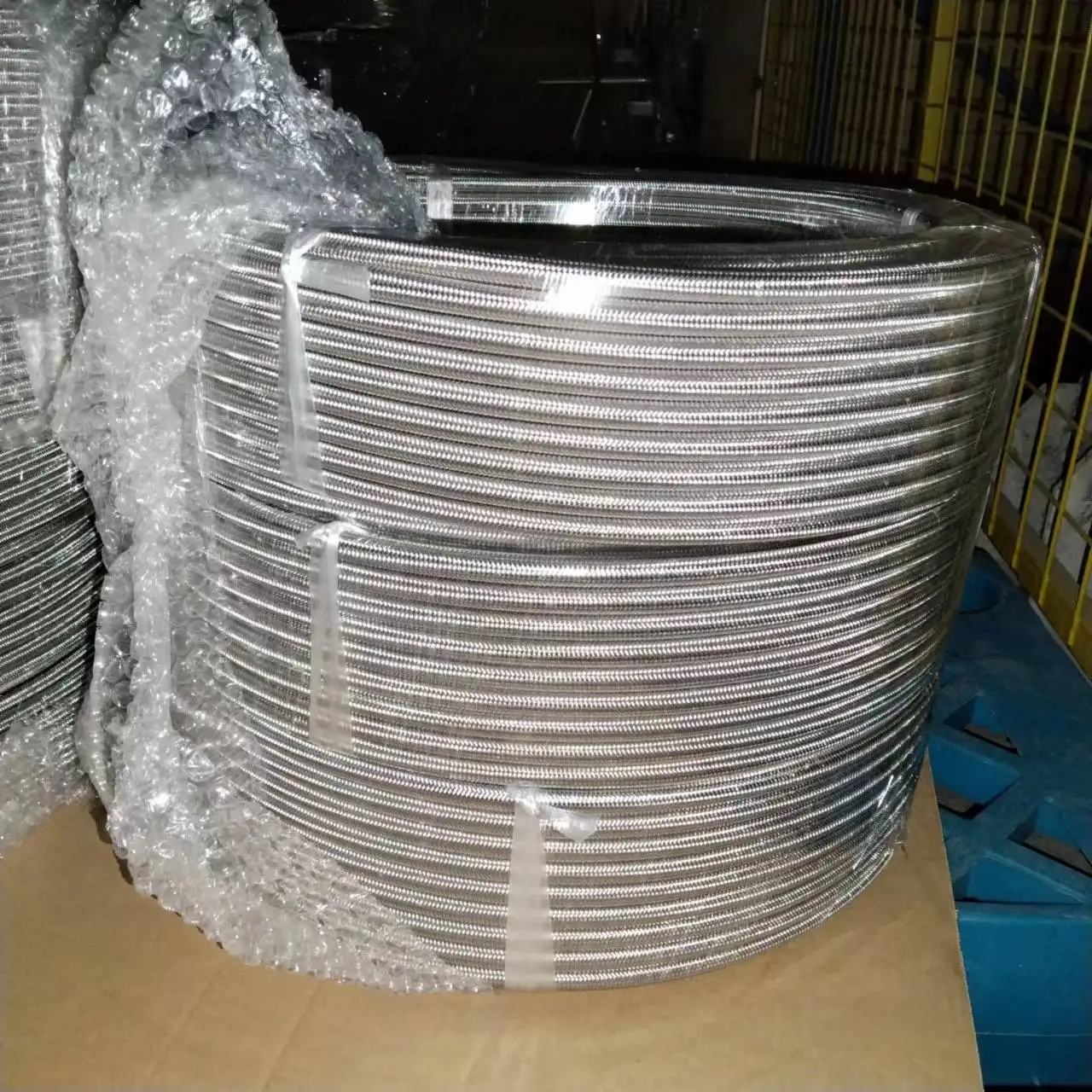 PTFE Smooth Bore Hose  High Temperature PTFE Corrugated hose R14  Tube Braid Cover