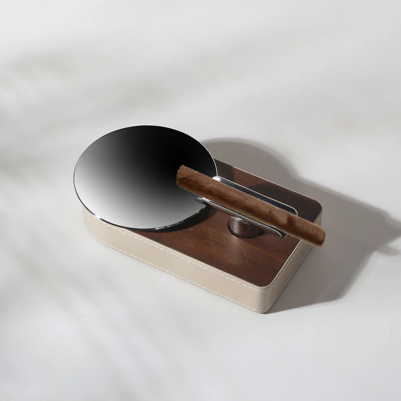 high quality Handmade Custom Cigar Ashtray Tabletop Leather Round Stainless Steel Ash Tray Suitable for Cigarette Ash Holder