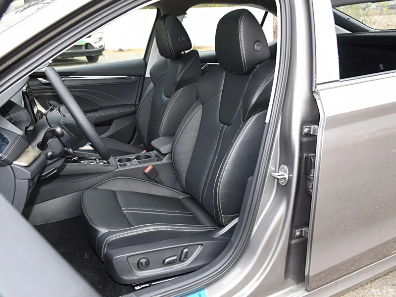 2024 Skoda Octavia Pro Tsi280 Luxury Edition Spacious & Comfortable With Automatic Gearbox R18 Tires Left Hatchback Sedan