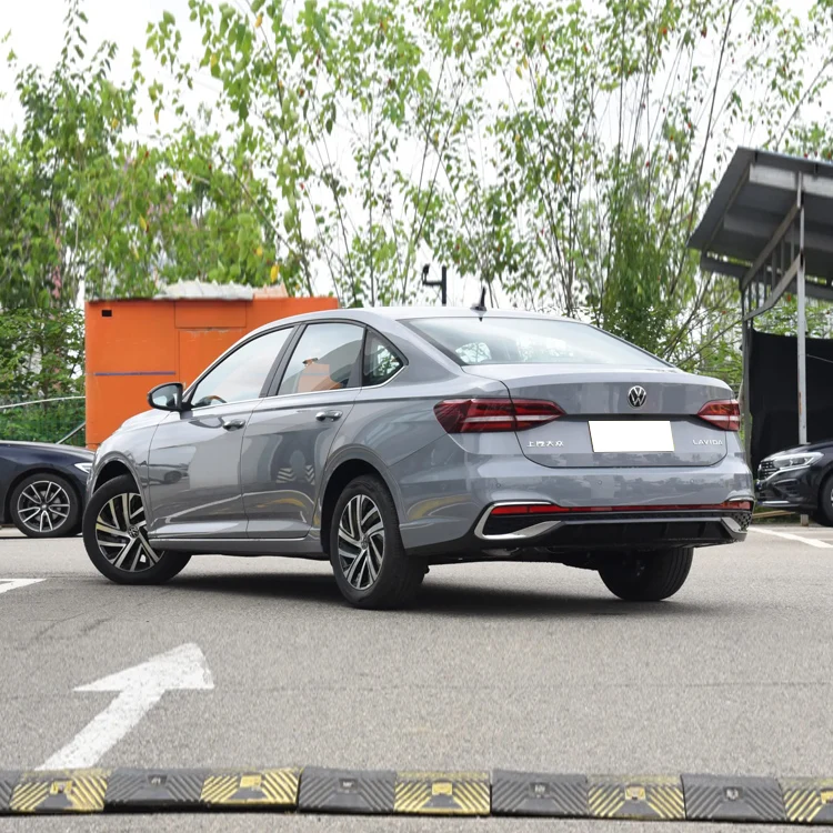 2024 High Speed Vw Lavida Naturally Aspirated Engine 1.5l Automatic Version Car New Gasoline 4-Door 5-Seater Sedan Petrol Cars