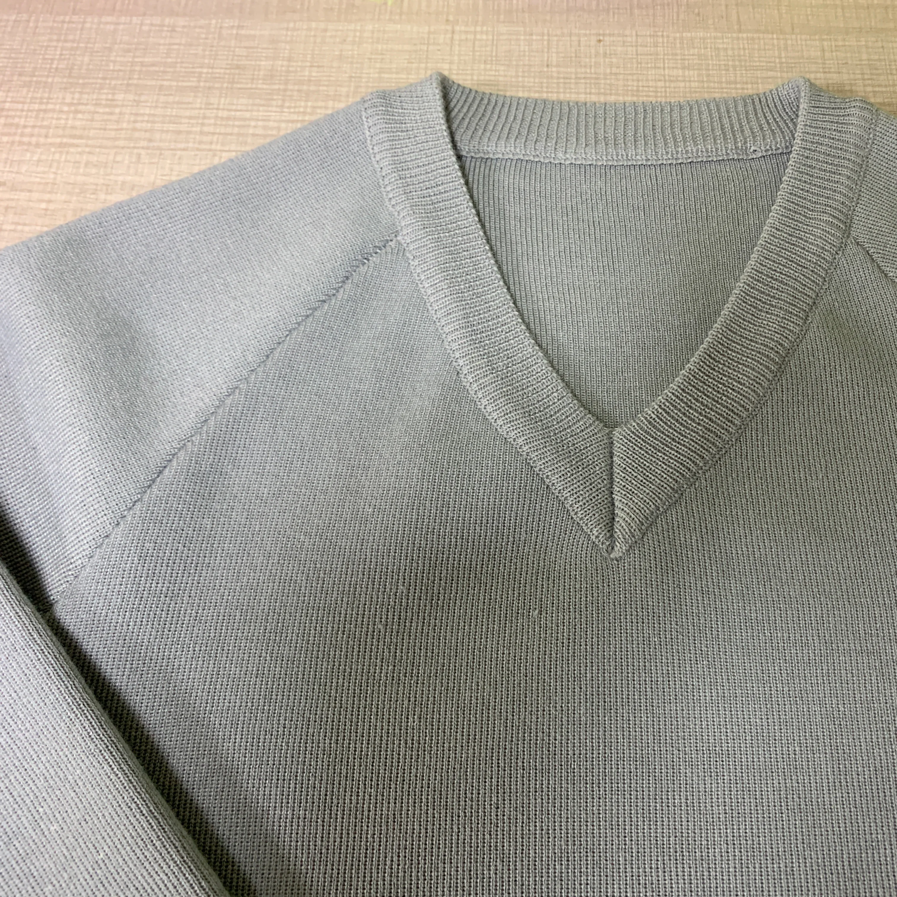 
Long sleeve v-neck knitted school jumper navy black wool cotton acrylic school sweater with logo 