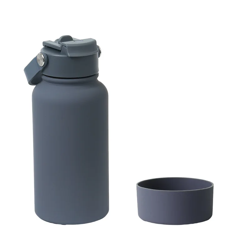 BPA FREE Stainless Steel Vacuum Flask  with Handle Straw Lid for Gym,office ,home,travel 22oz 28oz 40oz with Silicone Sleeve
