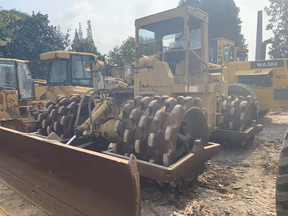 
Used CAT 815 Compactor 